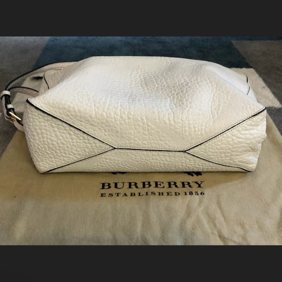 Burberry Dewsbury Check Embossed Tote White Ivory - Picture 6 of 16